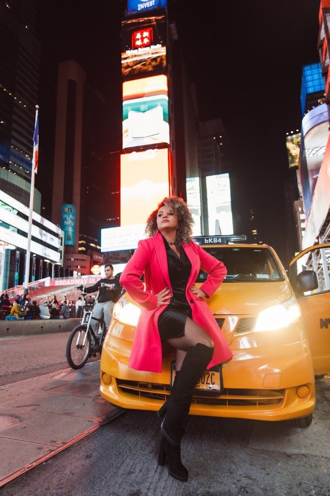 Camila Malta na Times Square em Nova York